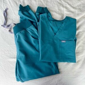 Figs matching set! Size XS color: hydrogreen